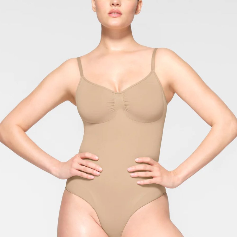 SKIMS Seamless Sculpt Brief Bodysuit in Clay (Size S/M)